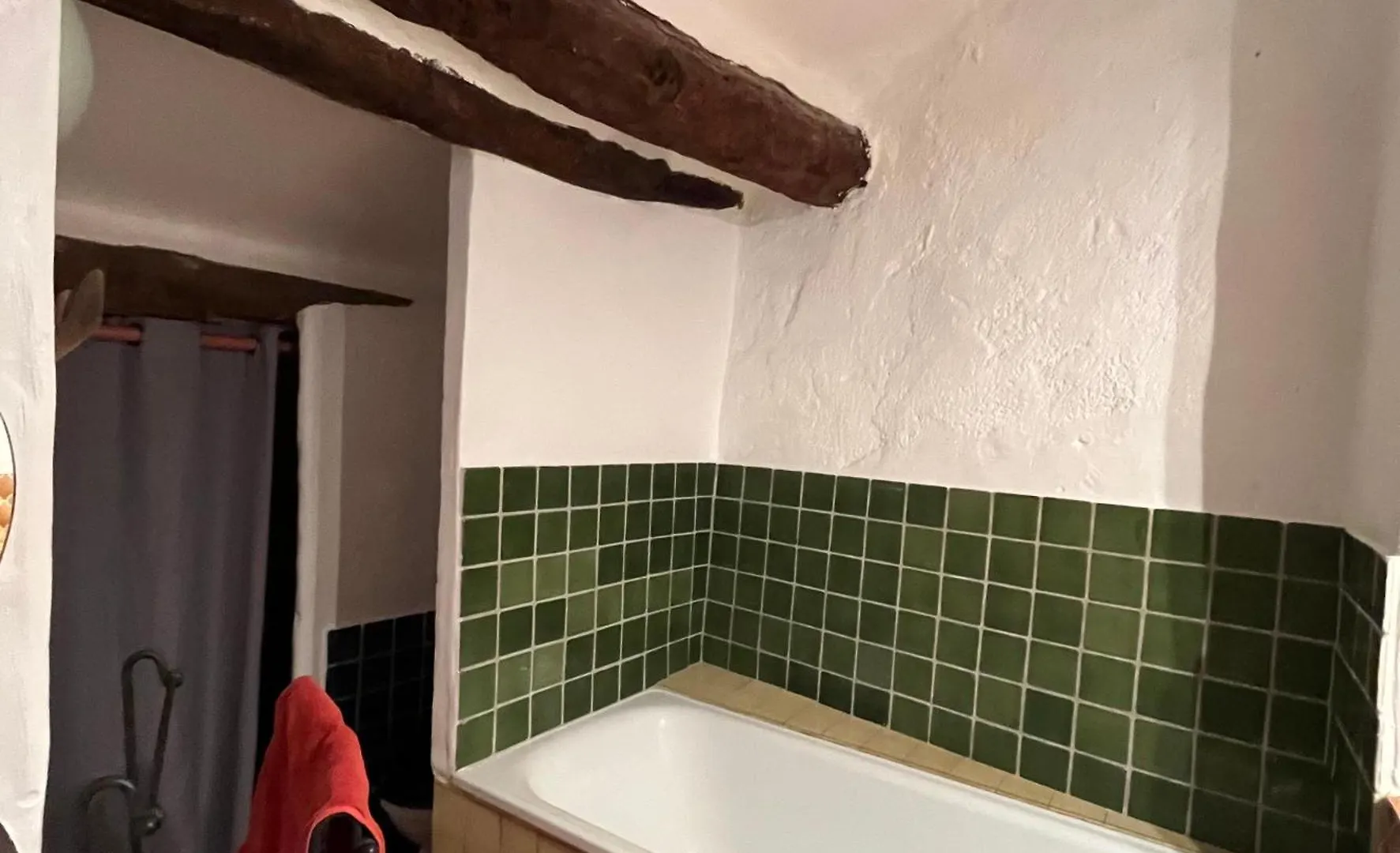 Les Ricoux Apartment Montfroc