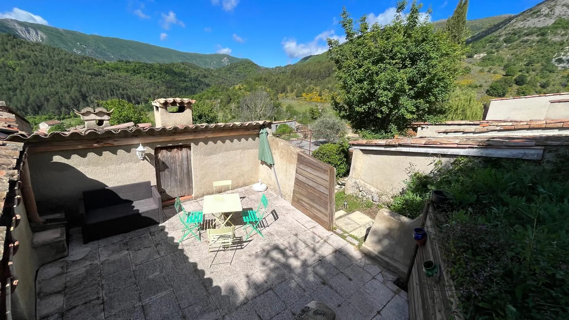 Les Ricoux Apartment Montfroc