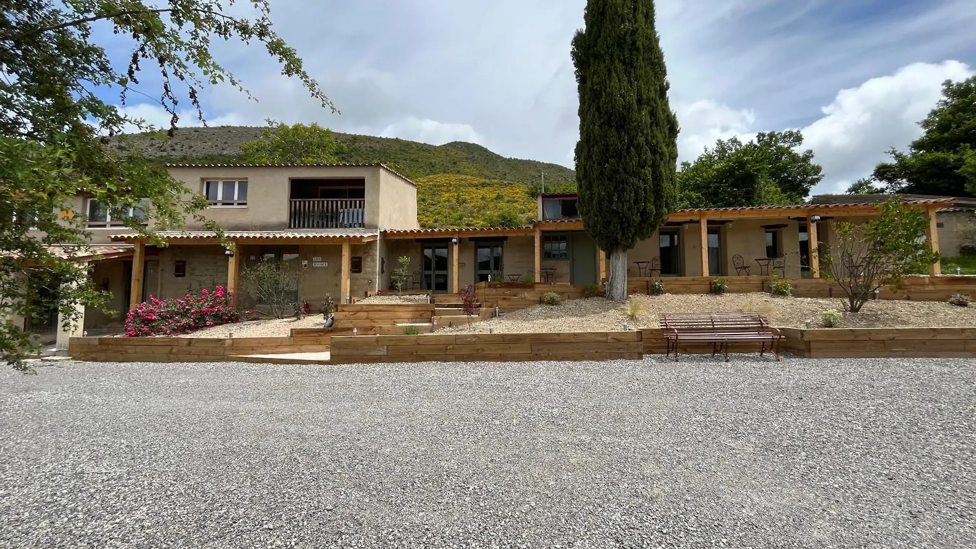 Les Ricoux Apartment Montfroc